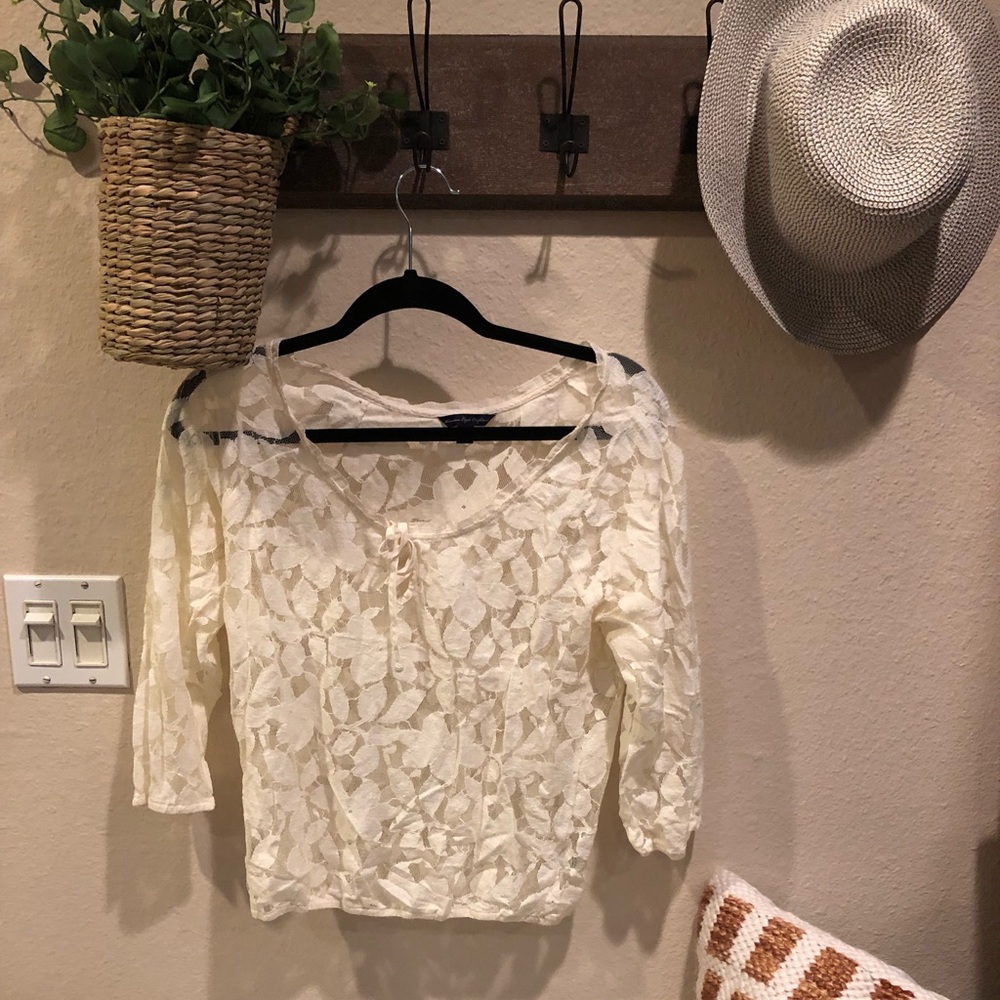 Size S/P lace top American Eagle